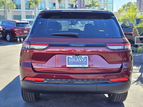 New 2025 Jeep Grand Cherokee Limited image 6