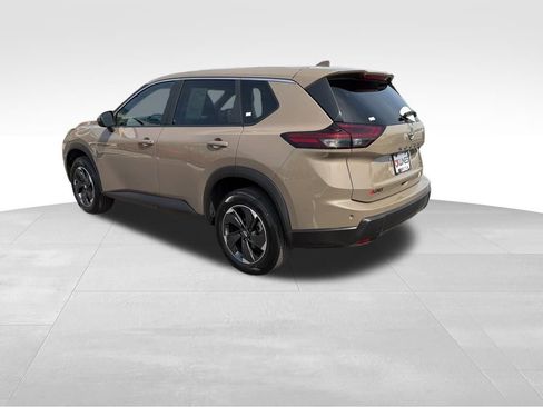 Used 2025 Nissan Rogue SV AWD/4WD image 8
