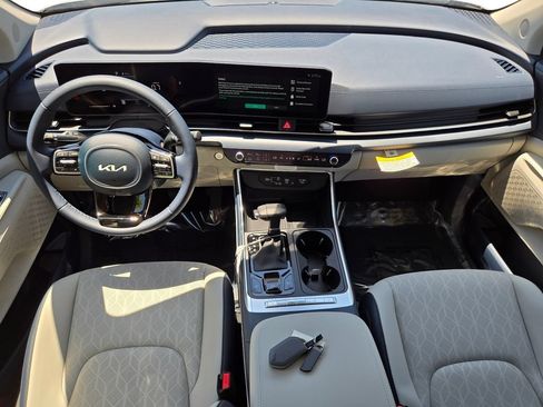 New 2026 Kia Carnival EX FWD image 21