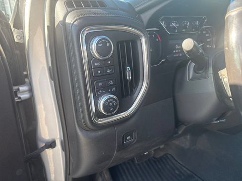 Used 2019 GMC Sierra 1500 SLE w/ SLE Value Package AWD/4WD image 12
