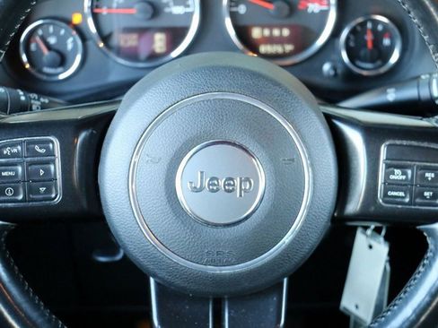 Used 2017 Jeep Wrangler Unlimited Rubicon image 23