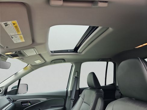 Certified 2023 Honda Ridgeline RTL image 8
