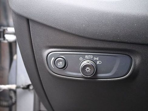 Used 2024 Chevrolet Equinox LT FWD image 16