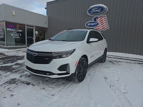 Used 2023 Chevrolet Equinox RS w/ LPO, Floor Liner Package image 3