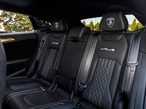 Used 2024 Lamborghini Urus Performante image 42