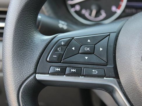 Used 2023 Nissan Sentra SV image 12