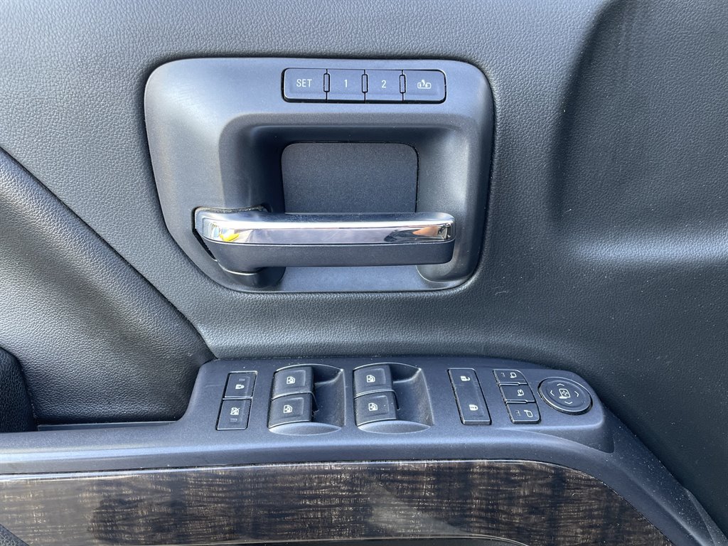 Used 2015 GMC Sierra 2500 Denali w/ Duramax Plus Package AWD/4WD image 34