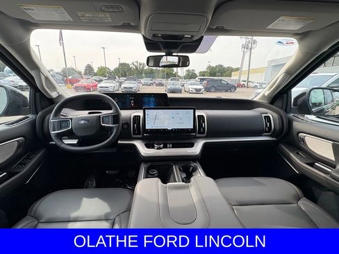 New 2025 Ford Expedition Active image 13