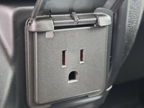 Used 2019 Chevrolet Silverado 1500 High Country w/ High Country Premium Package image 28