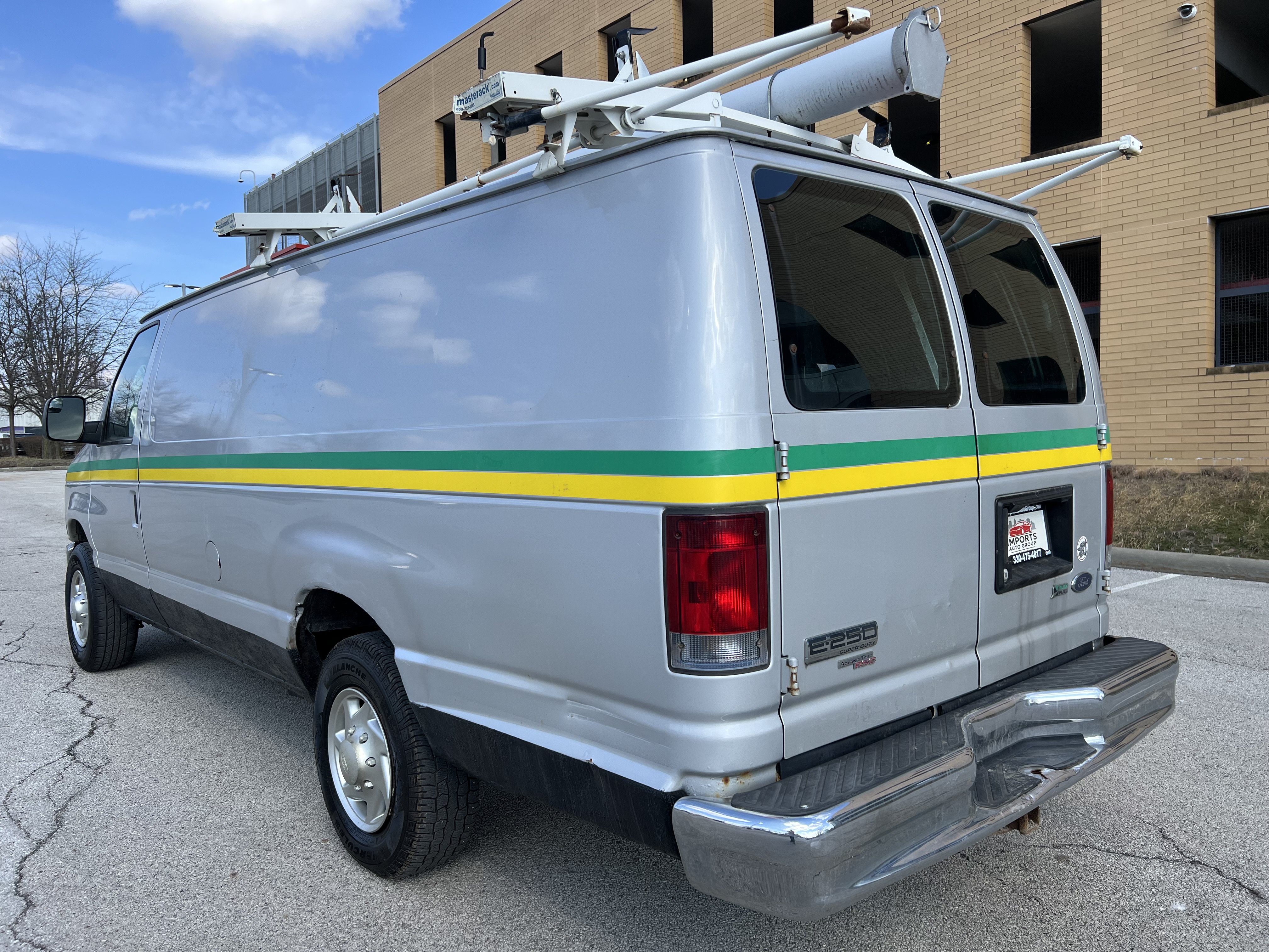 Used 2011 Ford E-250 and Econoline 250 Extended w/ Commercial Cargo Van Pkg RWD image 4
