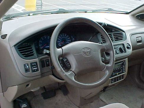 Used 2002 Toyota Sienna LE w/ Symphony Pkg image 14