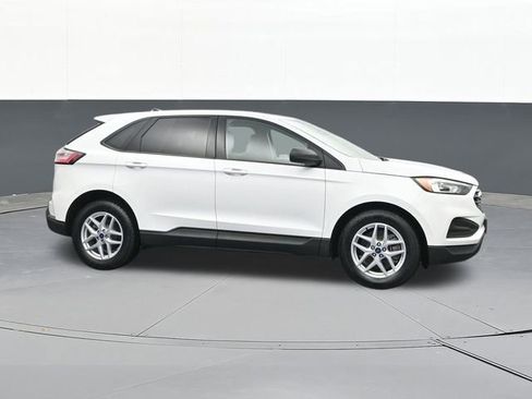 Used 2021 Ford Edge SE image 19