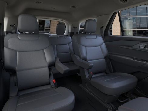 Used 2026 Ford Explorer Active w/ Active Comfort Package RWD image 12