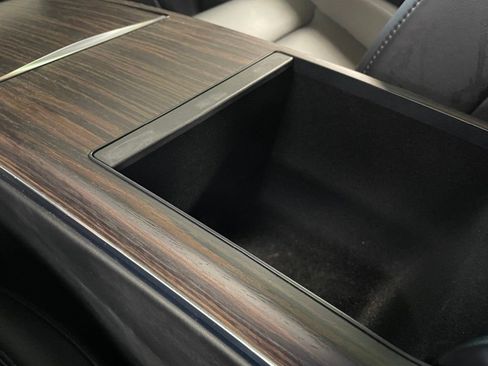 Used 2022 Tesla Model X image 50