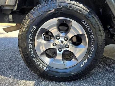 Used 2018 Jeep Wrangler Unlimited Sahara w/ Connectivity Group image 20