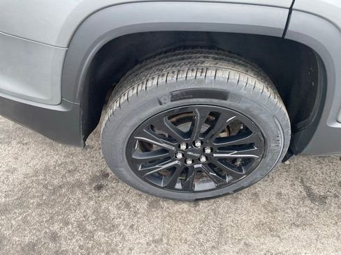 Used 2023 GMC Acadia SLT w/ Elevation Edition image 31