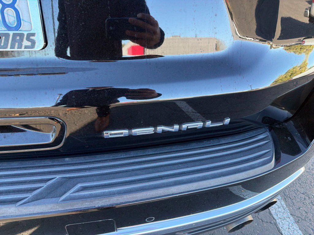 Used 2021 GMC Yukon Denali w/ Denali Ultimate Package AWD/4WD image 8