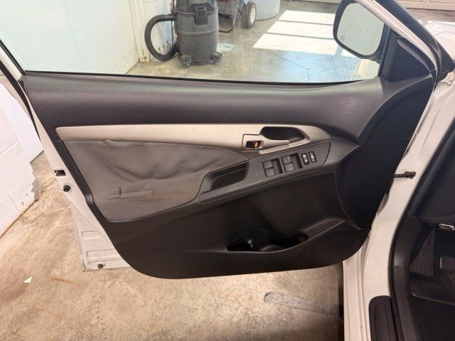 Used 2009 Toyota Matrix FWD image 8