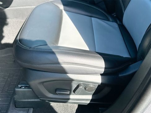 Used 2023 Ford Explorer XLT w/ Equipment Group 202A image 9