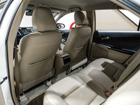 Used 2012 Toyota Camry LE FWD image 38