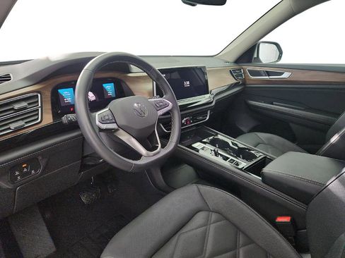 Used 2024 Volkswagen Atlas SE image 16