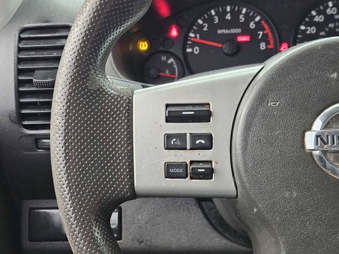 Used 2015 Nissan Frontier S image 26