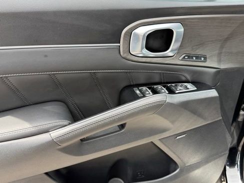 Used 2024 Kia Sorento SX Prestige image 11