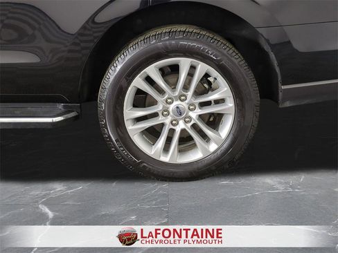 Used 2022 Ford Expedition XLT image 33