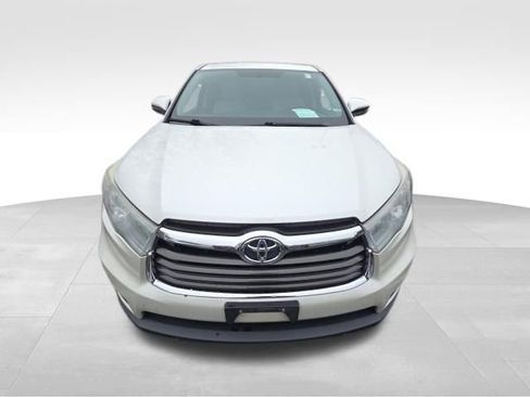 Used 2016 Toyota Highlander LE image 7