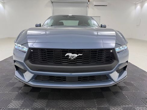 Used 2025 Ford Mustang Coupe RWD image 2