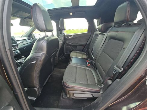 Used 2023 Ford Escape ST-Line w/ Tech Pack #1 AWD/4WD image 17
