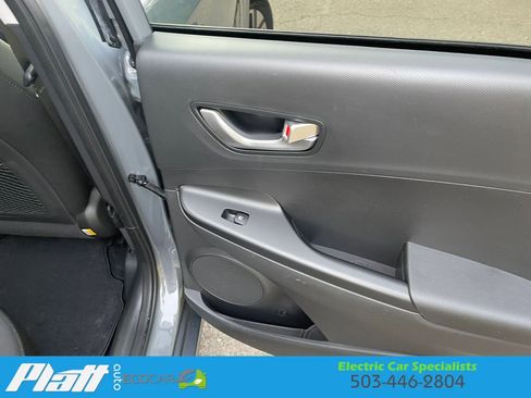 Used 2023 Hyundai Kona SE w/ Cargo Package image 45