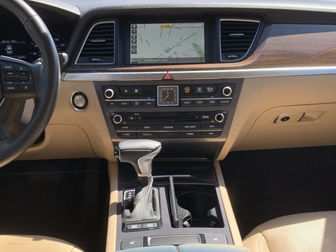 Used 2018 Genesis G80 3.8 RWD image 31