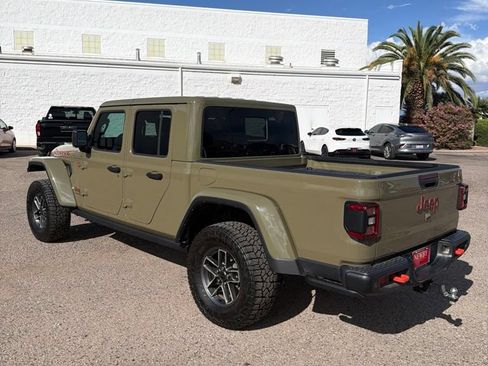 Used 2025 Jeep Gladiator Mojave AWD/4WD image 3