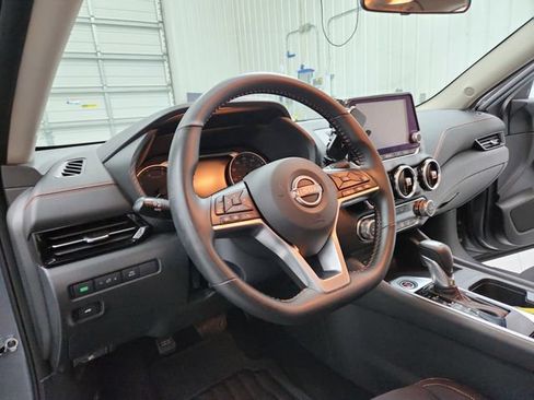 Used 2025 Nissan Sentra SR FWD image 19