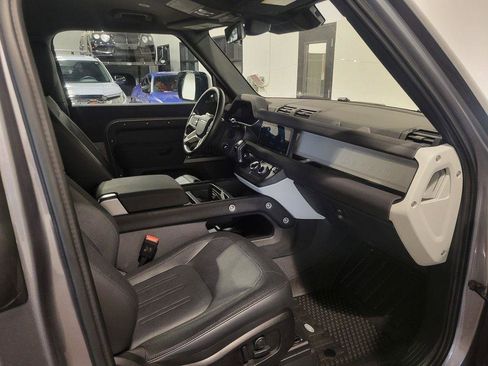 Used 2022 Land Rover Defender 90 X-Dynamic SE image 22