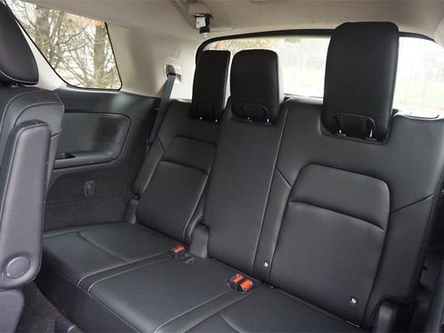 Used 2024 Nissan Pathfinder SL w/ SL Premium Package image 17