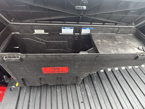 Used 2024 Toyota Tundra Capstone AWD/4WD image 26
