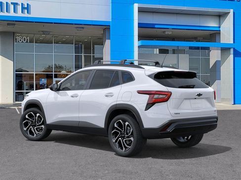 New 2026 Chevrolet Trax RS w/ Sunroof Package image 3