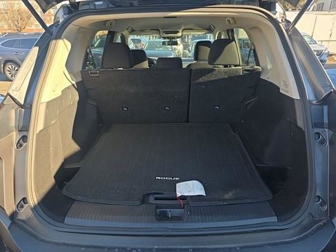 Used 2023 Nissan Rogue SV image 7