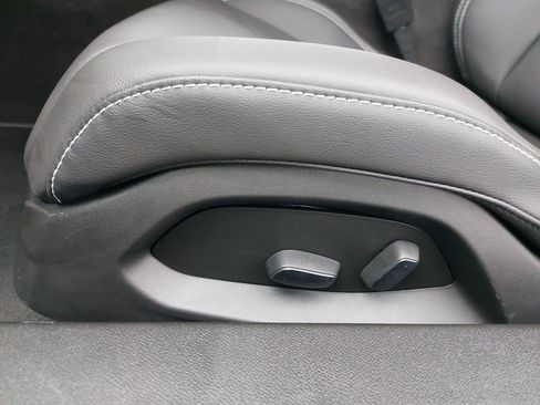 Used 2024 Chevrolet Corvette Stingray Coupe w/ Battery Protection Package image 27