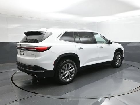 Used 2025 Buick Enclave Preferred FWD image 8