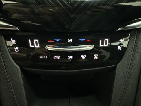 Used 2021 Cadillac XT6 Premium Luxury AWD/4WD image 21