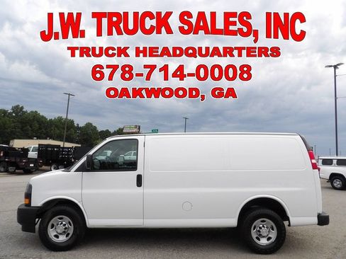 Used 2020 Chevrolet Express 2500 w/ Driver Convenience Package RWD image 2