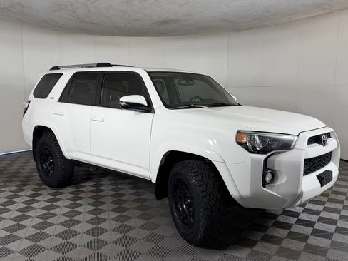Used 2019 Toyota 4Runner SR5 Premium AWD/4WD image 4