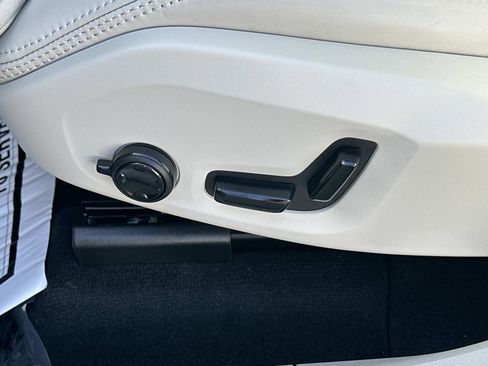 Certified 2026 Volvo XC60 B5 Ultra w/ Protection Package Premier image 18