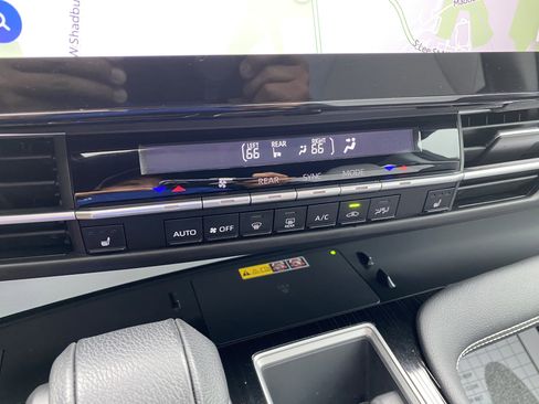 Used 2025 Toyota Sienna XSE image 28