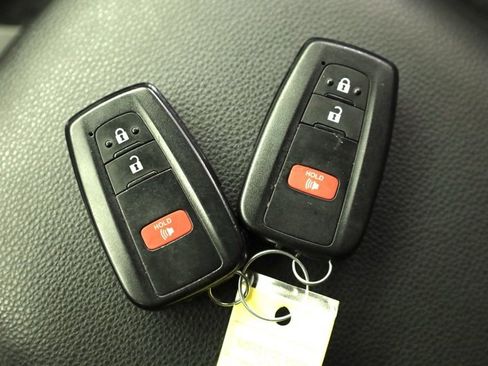 Used 2021 Toyota RAV4 AWD Hybrid image 40