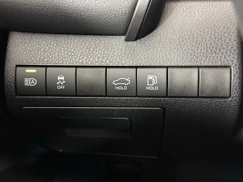 Used 2023 Toyota Camry SE FWD image 18