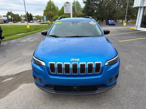 Certified 2022 Jeep Cherokee Latitude Lux AWD/4WD image 2